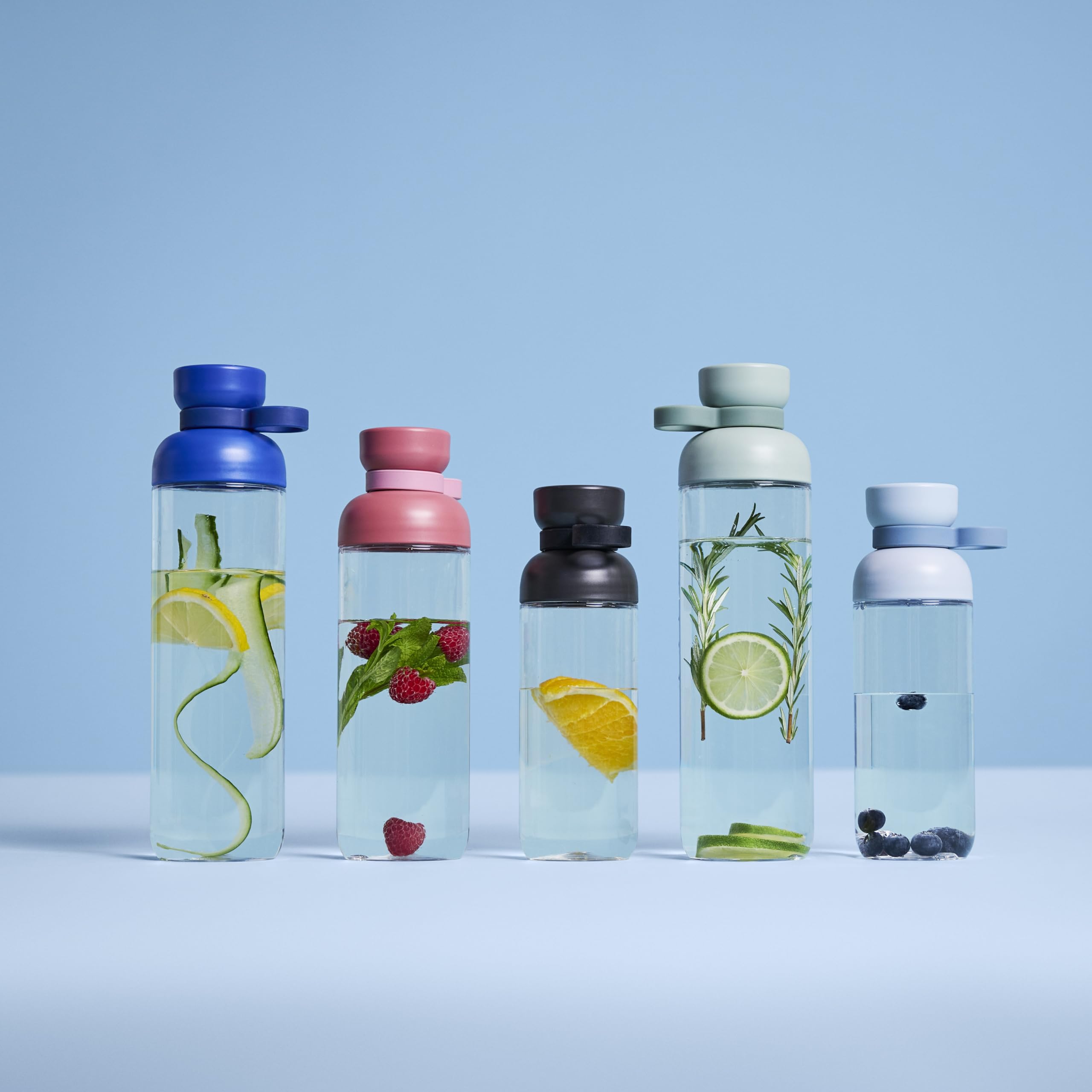 Mepal Trinkflasche mit Zeitmarkierungen - Motivations-Wasserflasche mit extra Trinkkomfort - Einzigartiger Größenangabe - BPA-frei & auslaufsicher - Grow the Tree - 700 ml - Nordic black