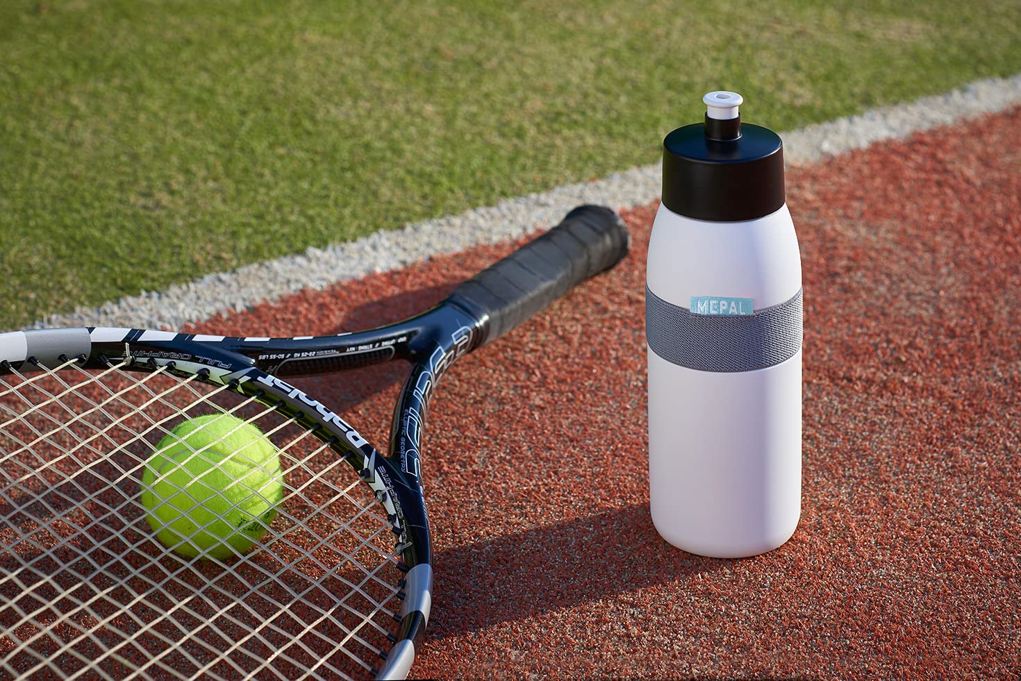 Mepal - Sportflasche Ellipse - Praktische Wasserflasche für Sport, Gym & Freizeit - Sport Trinkflasche mit weichem Ausgießer - Spülmaschinenfest & BPA-frei - 500 ml - Nordic sage